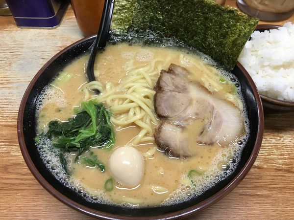 「ラーメン」@横浜家系ラーメン らっち家の写真