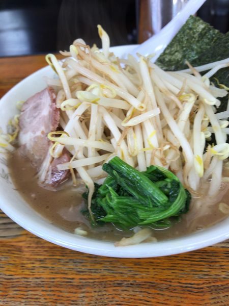 「ラーメンプラスもやし」@横浜ラーメン厨房 うえむらやの写真