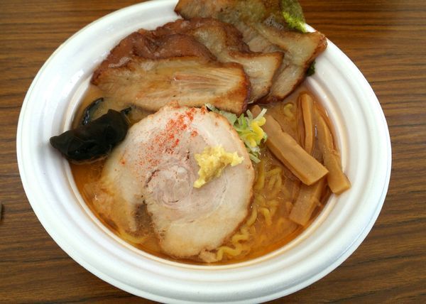 「【札幌みその】札幌濃厚毛蟹味噌らーめん＋炙り豚トロチャー」@東京ラーメンショー 2017の写真