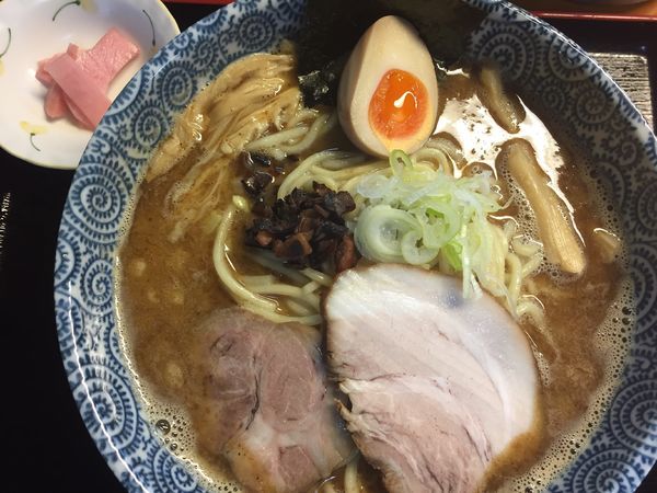 「濃厚中華そば(中盛)」@つけ麺 中華そば 佐とうの写真