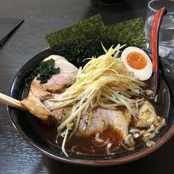 魚豚骨ラーメン