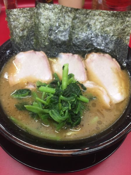 「チャーシュー麺中盛硬め濃いめ、小ライス」@家系ラーメン 王道家の写真