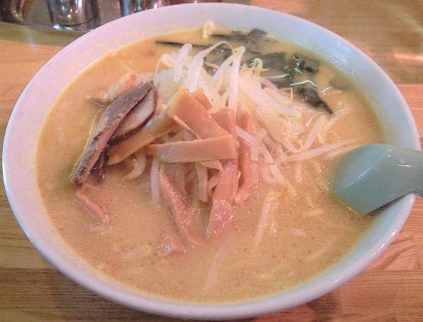 「みそカレーラーメン」@かわらの写真