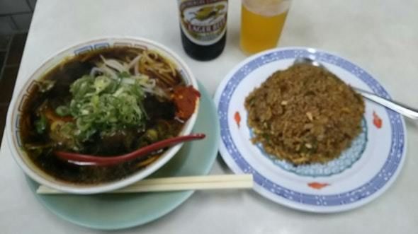 「ビール小350円、中華そば小600円、ヤキメシ500円」@新福菜館 本店の写真