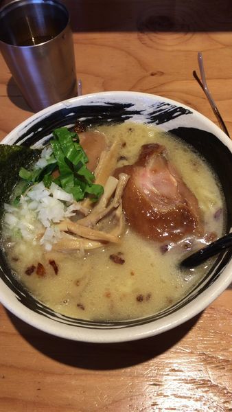 「コク鶏塩そば」@麺場 浜虎 横浜店の写真