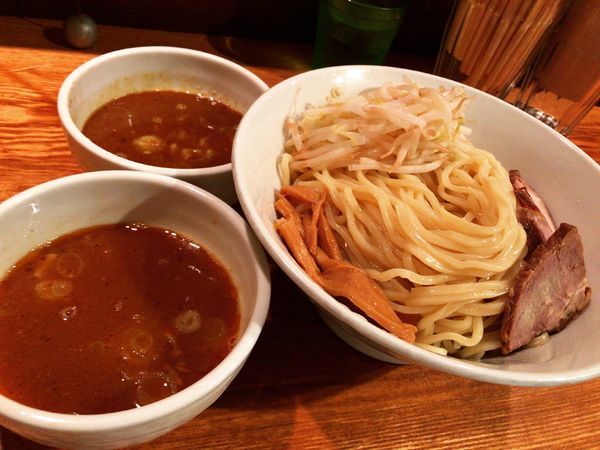 「二色つけめん大盛（海老醤油・カレー）」@神保町 可以の写真