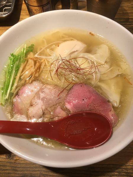 「香彩鶏だし特製塩ラーメン」@麺屋 翔 西新宿本店の写真