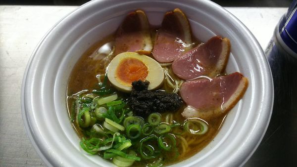 「駿河拉麺會 トリュフと特選カモチャーシュー醤油ラーメン」@東京ラーメンショー 2017の写真