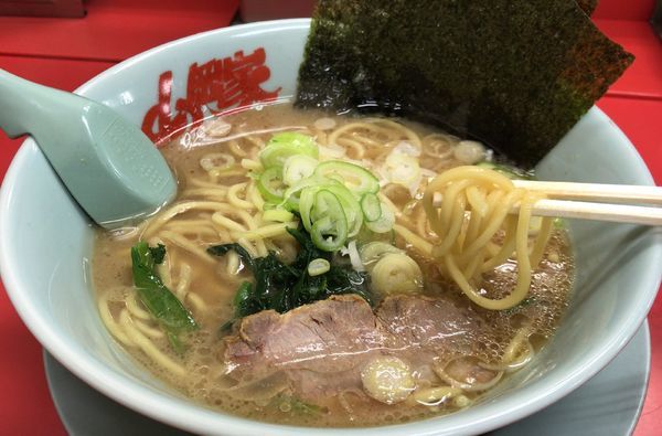 「醤油ラーメン(640円)」@山岡家 山梨甲斐店の写真