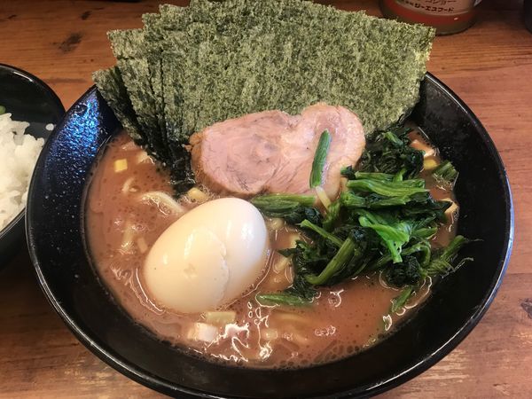 「のり半熟味玉ラーメン」@横浜家系らーめん 武道家 吉祥寺店の写真