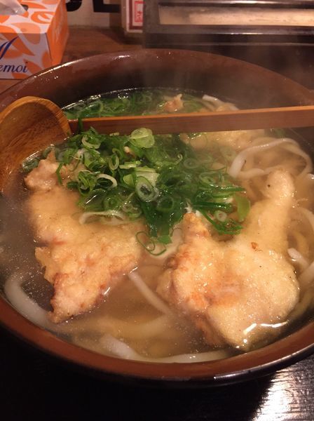 「鶏卵とり天うどん」@手打ち饂飩にしきの写真