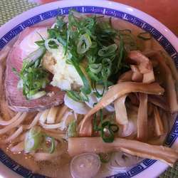 生姜塩ラーメン 900円