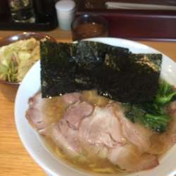 チャーシュー麺大盛硬め濃いめ、キャベチャ