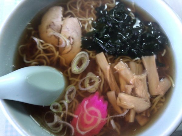 「ラーメン450円（+餃子250円）」@いこい食堂の写真