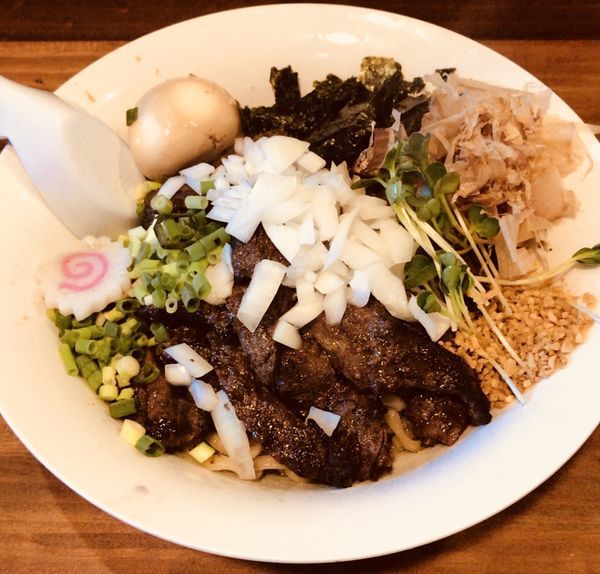 「常陸牛脂の油そば」@らーめん・つけめん 八角の写真