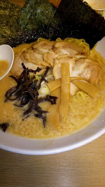 「ふくらーめんチャーシューのせ(880円)＋大盛り(100円)」@麺屋ふくの写真