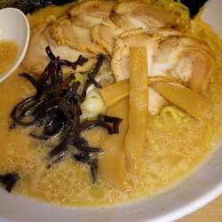 ふくらーめんチャーシューのせ(880円)＋大盛り(100円)