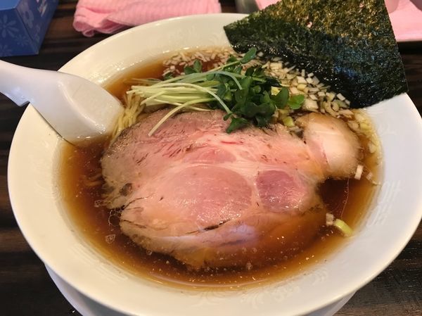 「醤油ラーメン　700円」@稲荷屋の写真