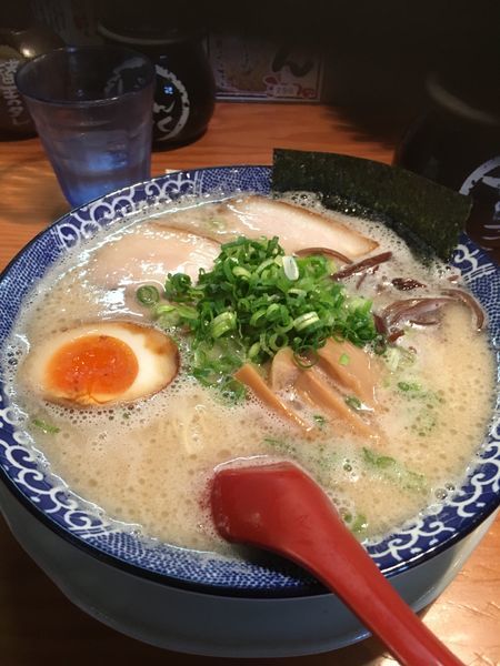「博多とんこつ」@博多ラーメン鶴亀堂 三芳藤久保店の写真