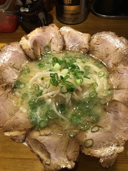 「チャーシューメン白、サービス替え玉」@水田商店の写真