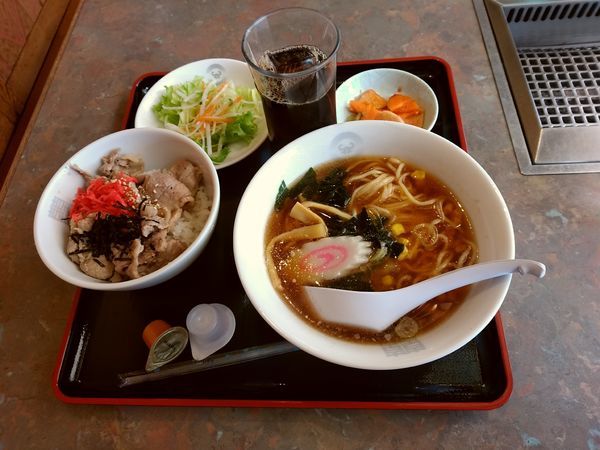 「日替ランチ(醤油ラーメン＋塩豚カルビ丼)620円」@朝鮮飯店 高崎駅西口店の写真
