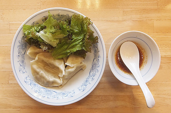 「水餃子(6個)」@ぎょうざの満洲 せんげん台駅店の写真
