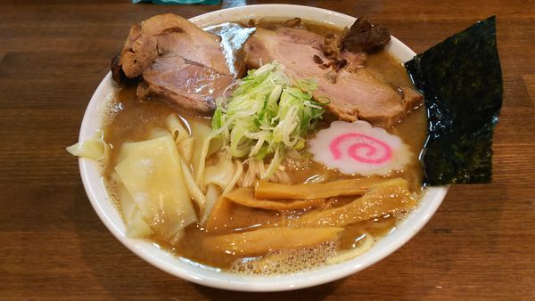 「特製チャーシュー麺(先着5名限定・マイルド魚介)」@自家製熟成麺 吉岡 田端店の写真