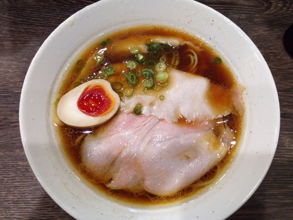 「純系名古屋コーチン丸鶏100%の中華そば」@中華そば 無限の写真