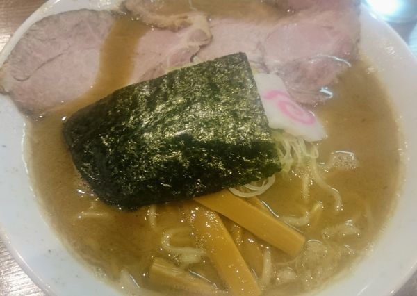 「ラーメン（中盛）」@自家製熟成麺 吉岡 田端店の写真