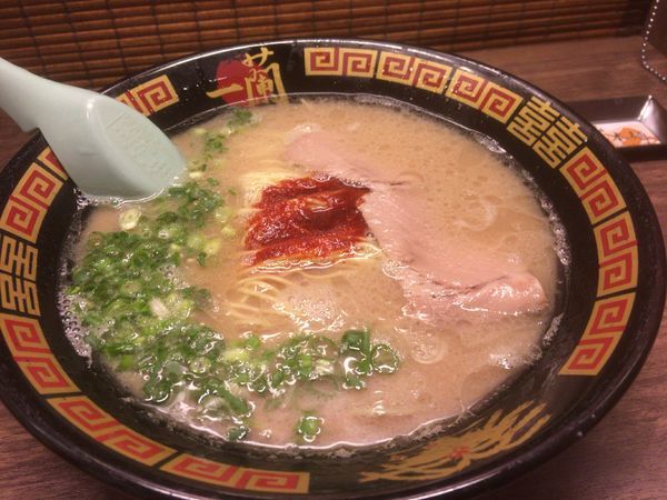「ラーメン 半替玉」@一蘭 横浜西口店の写真