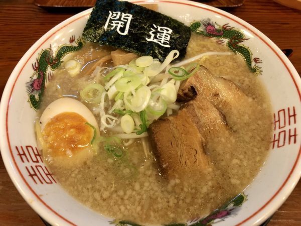 「しあわせラーメン（大）」@白馬童子 庄内店の写真
