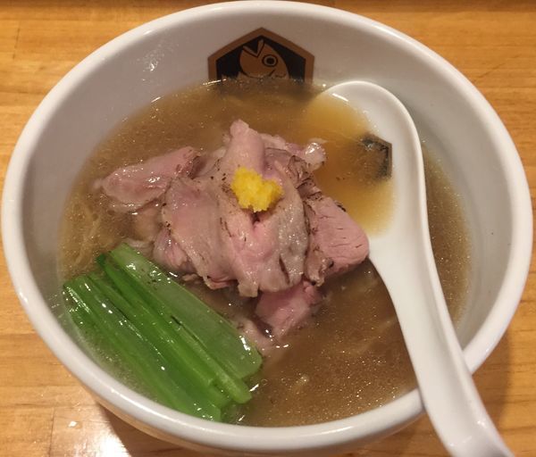 「醤油真鯛らーめん」@真鯛らーめん 麺魚の写真