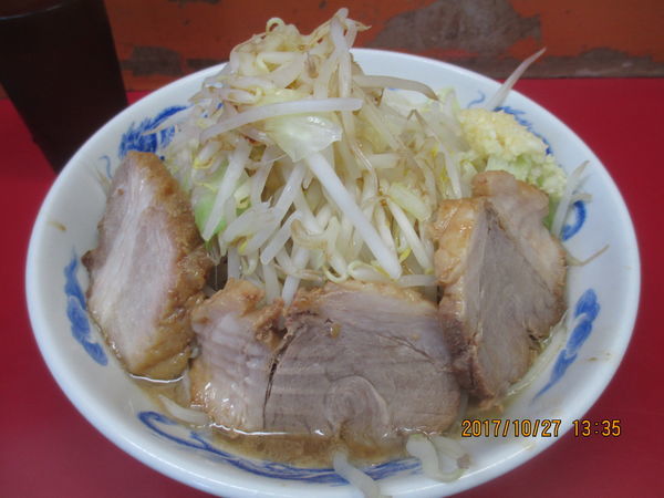 「ラーメン大盛　￥700　豚増し￥200」@モッコリ豚の写真