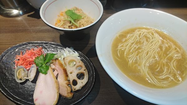 「【10月火・水曜限定】海老・貝・鶏の白湯そば」@つけ麺 一燈の写真