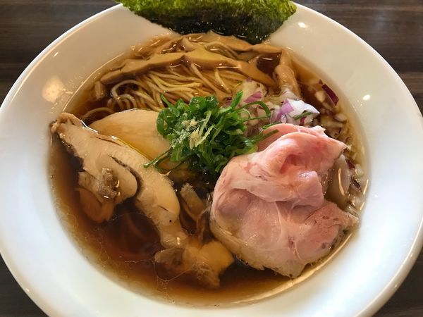 「醤油鶏そば  750円」@自家製麺 鶏冠の写真