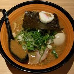 特醤油らーめん