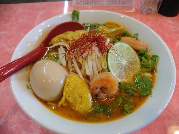 「【限定】アジアントムヤムぬーどる780円＋ライス100円」@カッパラーメンセンターの写真