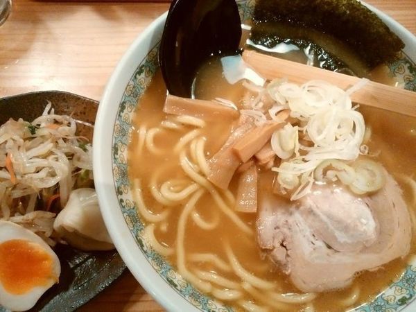 「塩らーめん＋三点盛り」@つけ麺屋 やすべえ 秋葉原店の写真