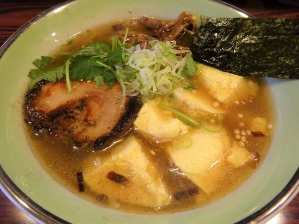 「しろ 900円＋玉子豆富 100円＋ポークカレー 700円」@らーめん 兼吉の写真