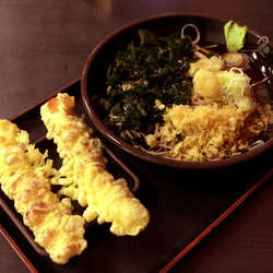 かけそば(320円)+限定トッピング(120円)+わかめ