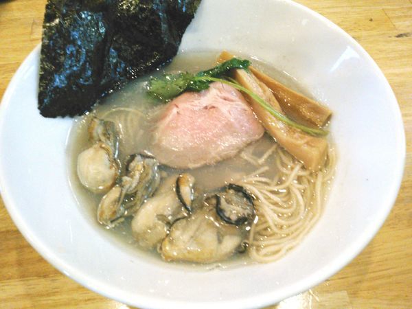 「牡蠣そば ￥850」@寿製麺よしかわ 坂戸店の写真