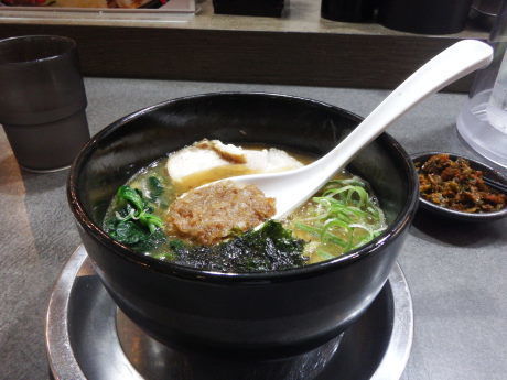 「黒豚ライトハーフラーメン」@次男坊 BLACK REDの写真