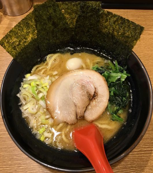 「醤油豚骨ラーメン 並 (750円)」@武松家 駅前大通り店の写真