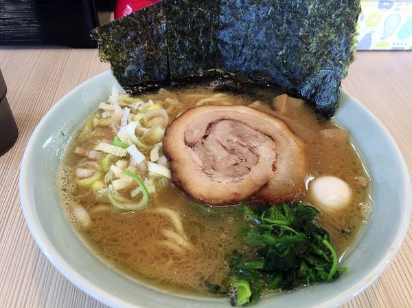 「醤油豚骨（690円）」@松華家の写真