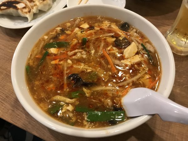 「サンラータンメン、餃子」@餃子職人の店 青山餃子房の写真