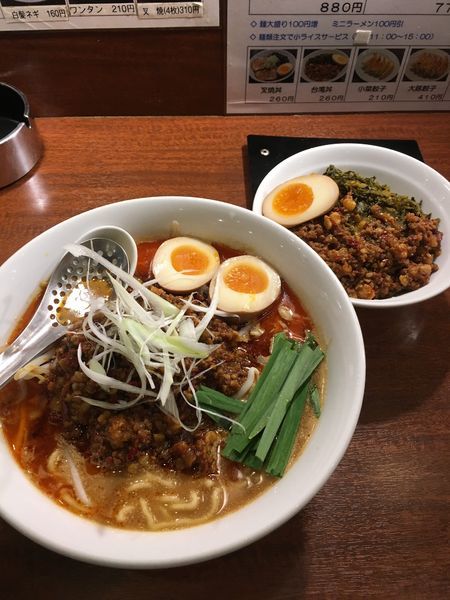「味噌台湾ラーメン+台湾ライス」@麺 鶴亀屋の写真