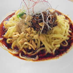 清星汁なし担々麺　８８０円