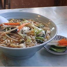 「サンマーメン600円＋レバニラ炒め600円」@中華料理 華正の写真