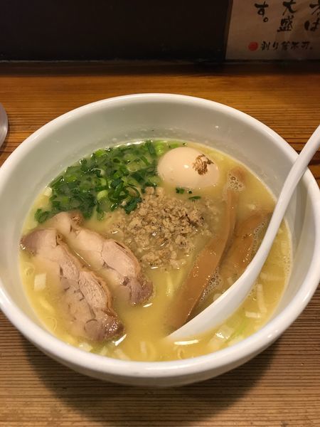 「白鶏ラーメン」@鶏の穴の写真