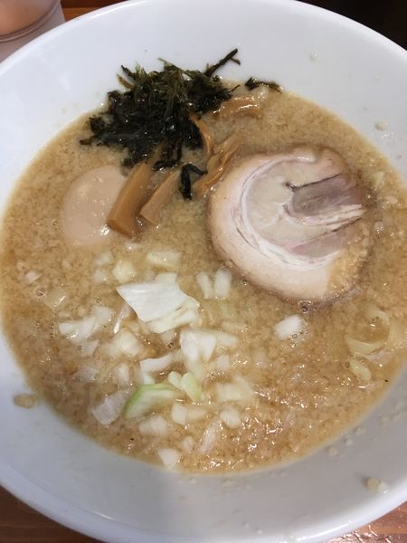 「背脂煮干ラーメン＋味玉」@麺鯉の写真